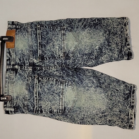 Arketype Distressed Jean Shorts - Picture 3 of 4